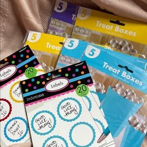 Amscan Blue Treat Boxes and Colorful Labels Set